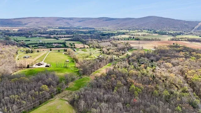 95 Floyd Ln Decherd, TN 37324