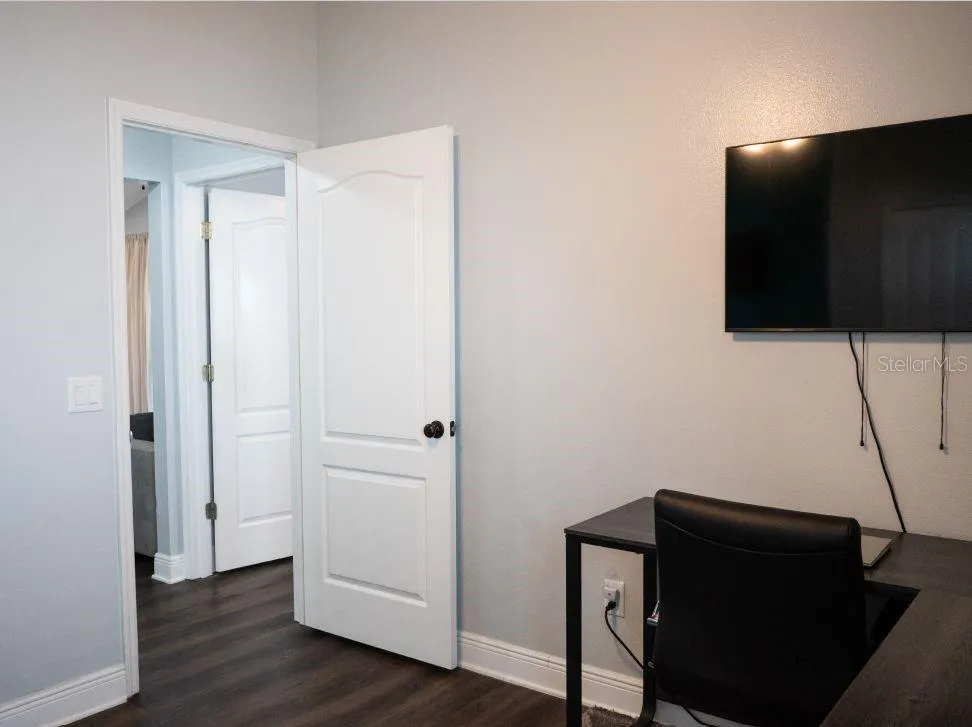 2009 CROSSCREEK COURT Oviedo, FL 32766