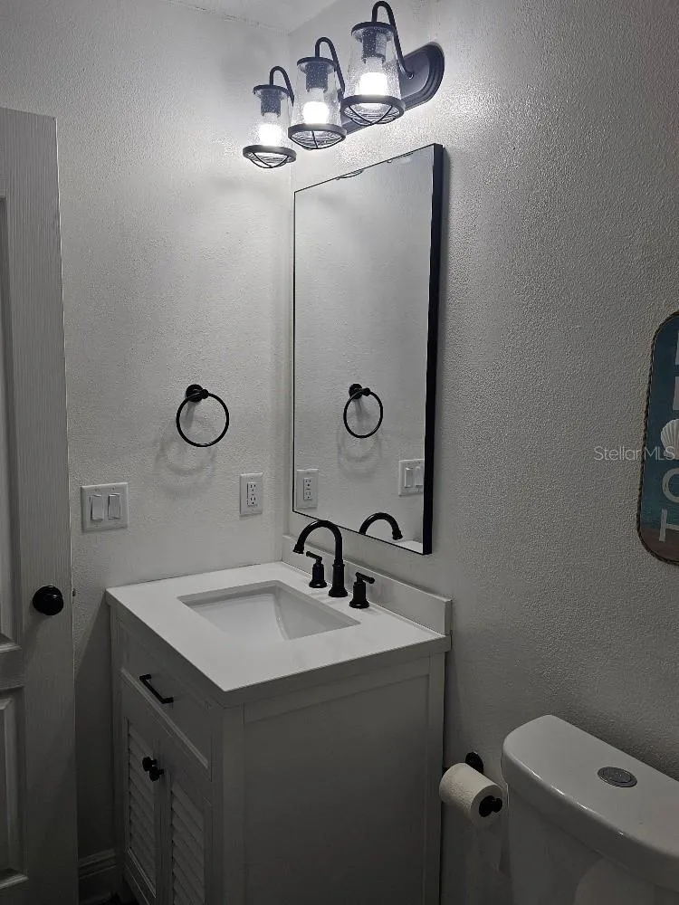 2009 CROSSCREEK COURT Oviedo, FL 32766