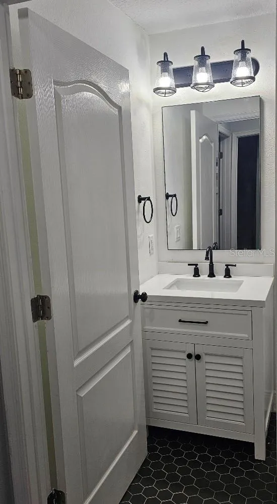 2009 CROSSCREEK COURT Oviedo, FL 32766