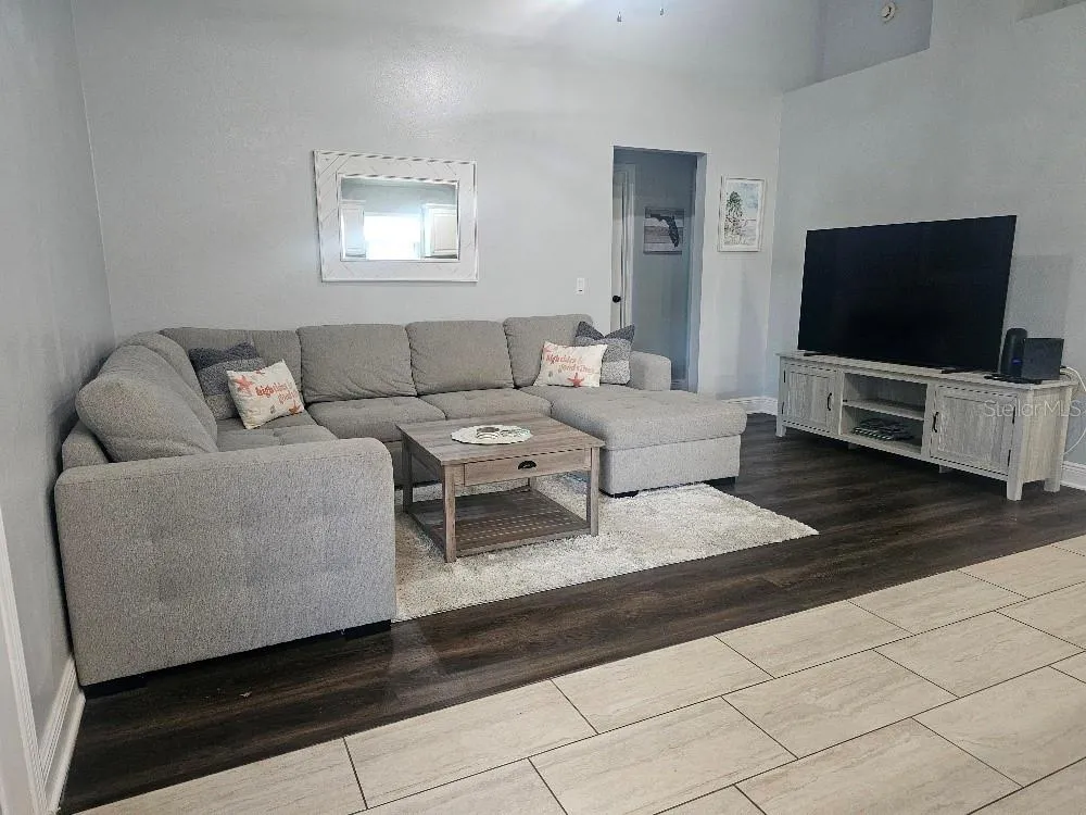 2009 CROSSCREEK COURT Oviedo, FL 32766