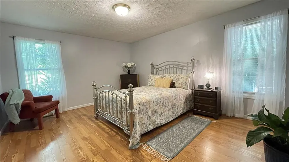 4221 Riverlake Way Snellville, GA 30039