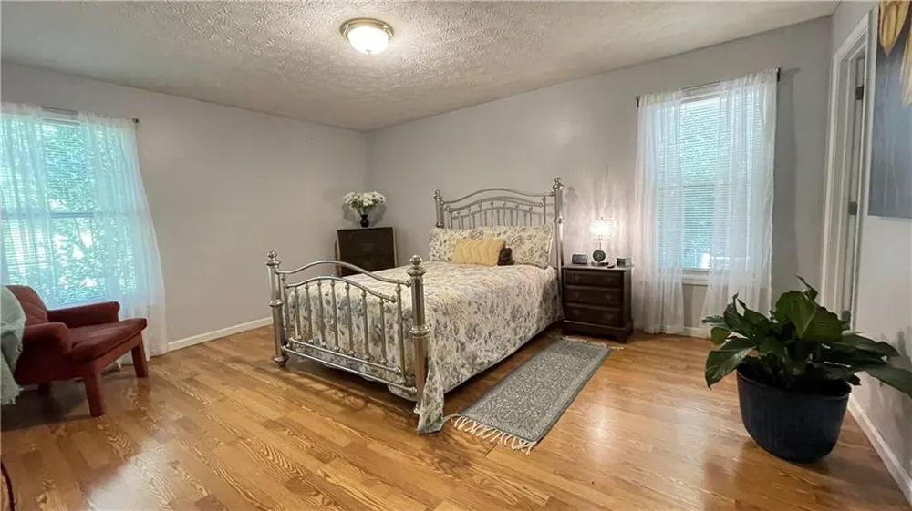 4221 Riverlake Way Snellville, GA 30039