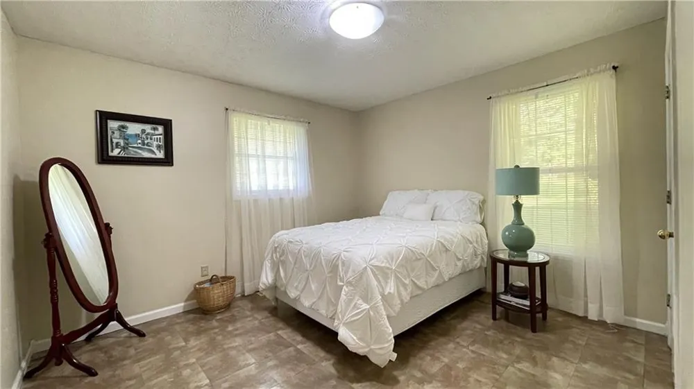 4221 Riverlake Way Snellville, GA 30039