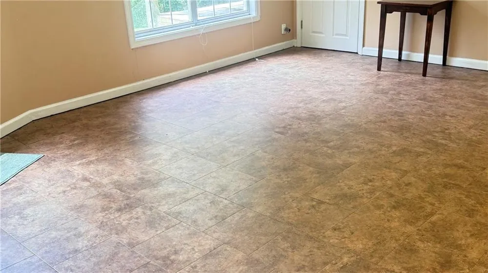 4221 Riverlake Way Snellville, GA 30039
