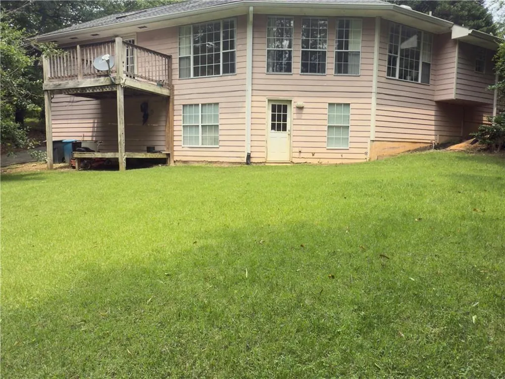 4221 Riverlake Way Snellville, GA 30039