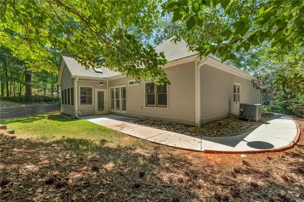 122 Bent Creek Drive Woodstock, GA 30189