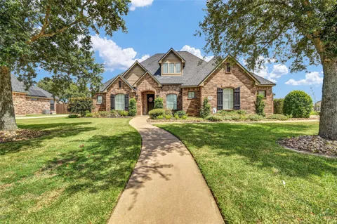 1016 Shady Oaks Drive