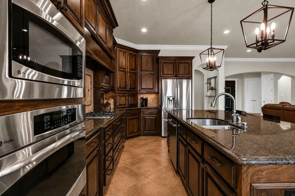 1016 Shady Oaks Drive Angleton, TX 77515