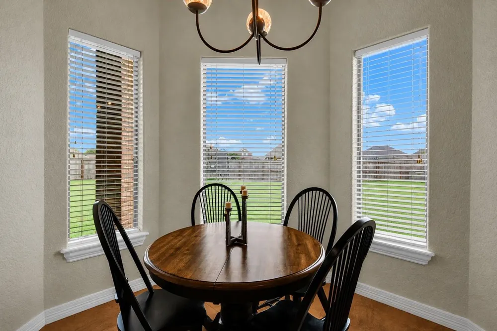 1016 Shady Oaks Drive Angleton, TX 77515