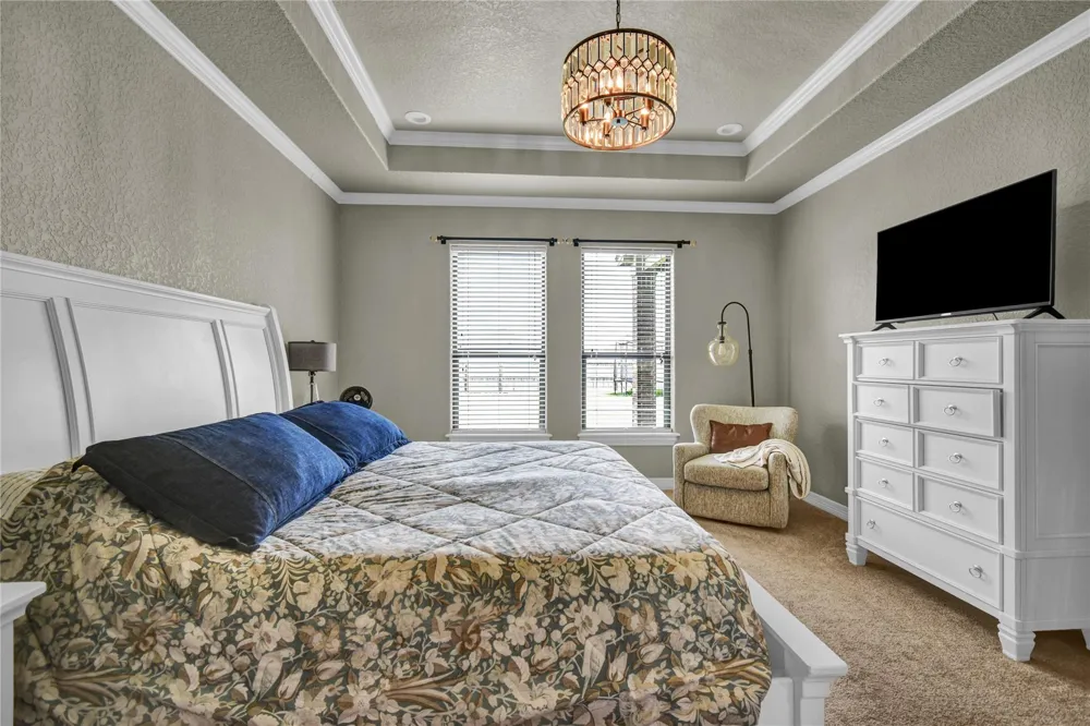 1016 Shady Oaks Drive Angleton, TX 77515