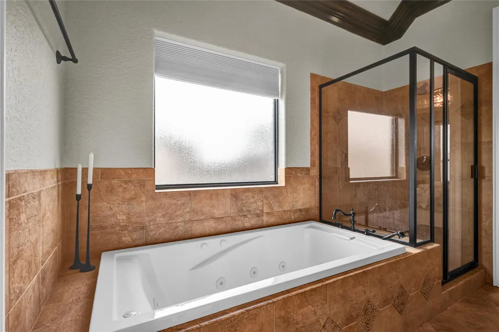 1016 Shady Oaks Drive Angleton, TX 77515