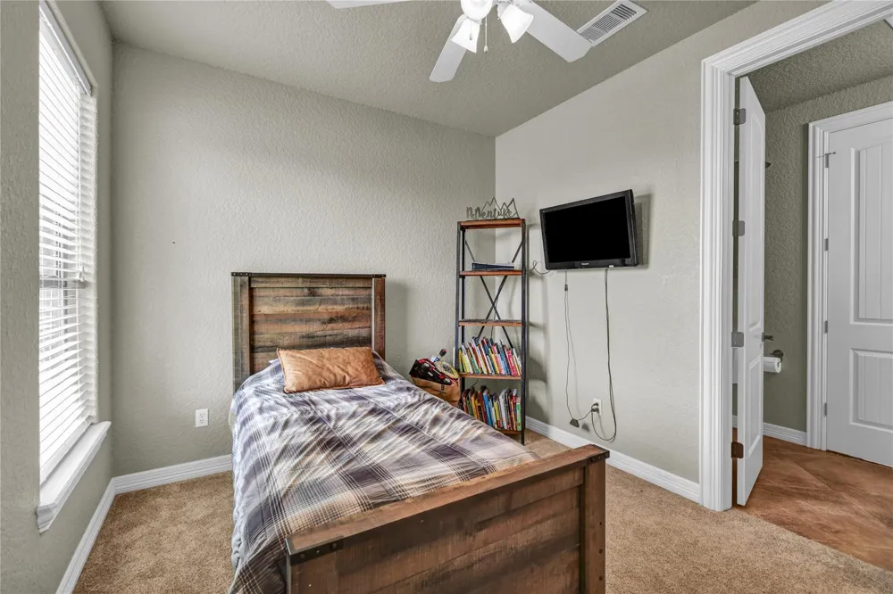 1016 Shady Oaks Drive Angleton, TX 77515