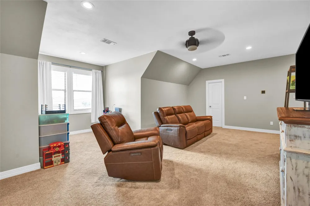 1016 Shady Oaks Drive Angleton, TX 77515