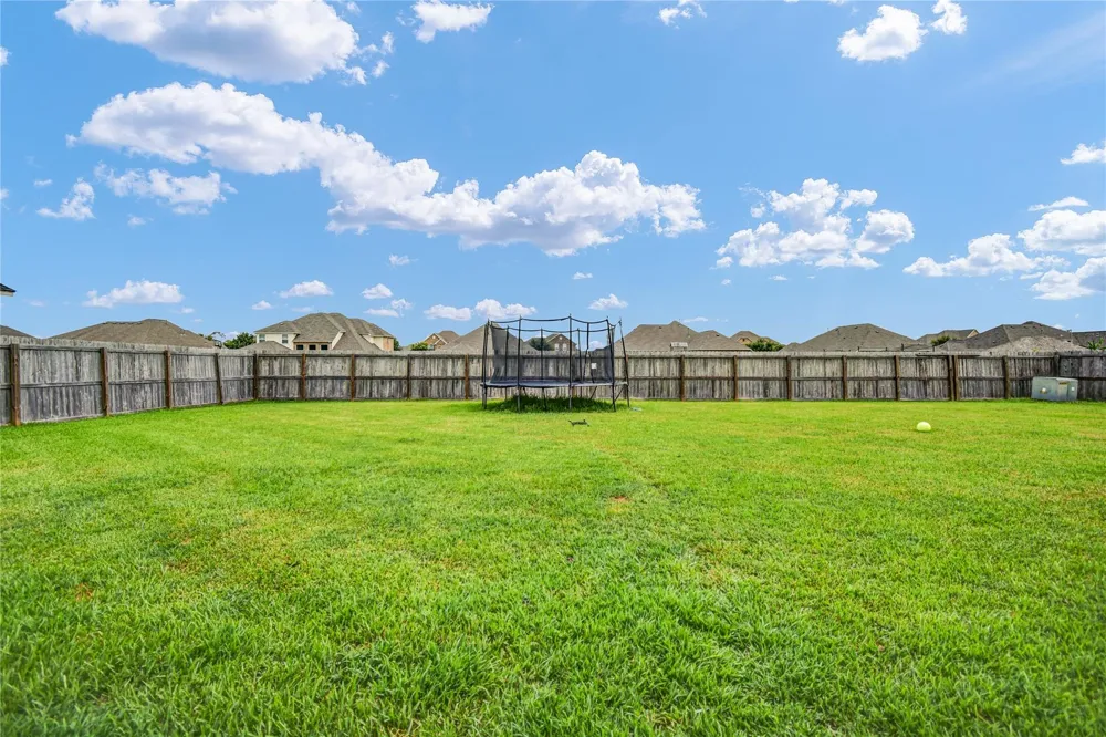 1016 Shady Oaks Drive Angleton, TX 77515