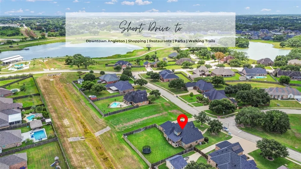 1016 Shady Oaks Drive Angleton, TX 77515