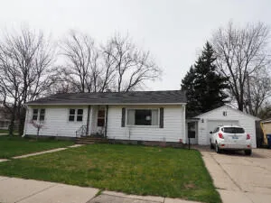 1135 W Summit Avenue