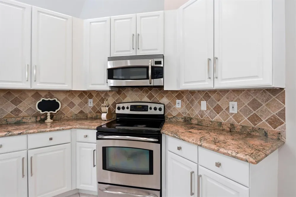 9224 LAKE SERENA DRIVE Boca Raton, FL 33496