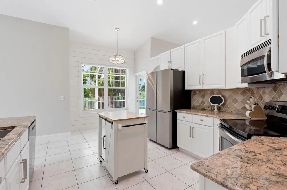 9224 LAKE SERENA DRIVE Boca Raton, FL 33496