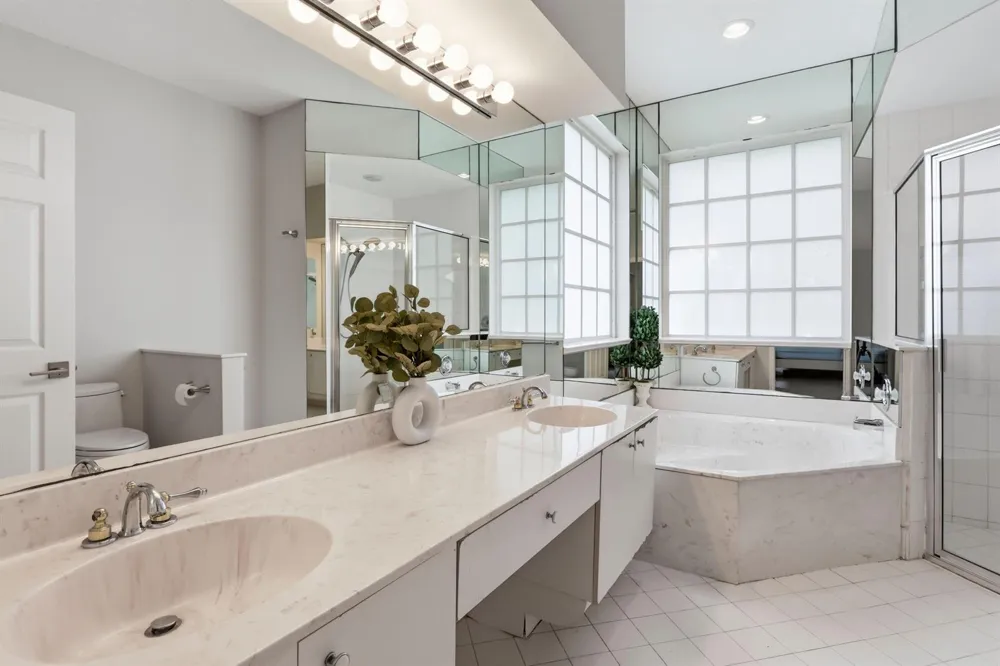 9224 LAKE SERENA DRIVE Boca Raton, FL 33496