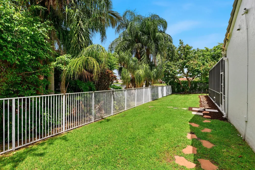 9224 LAKE SERENA DRIVE Boca Raton, FL 33496