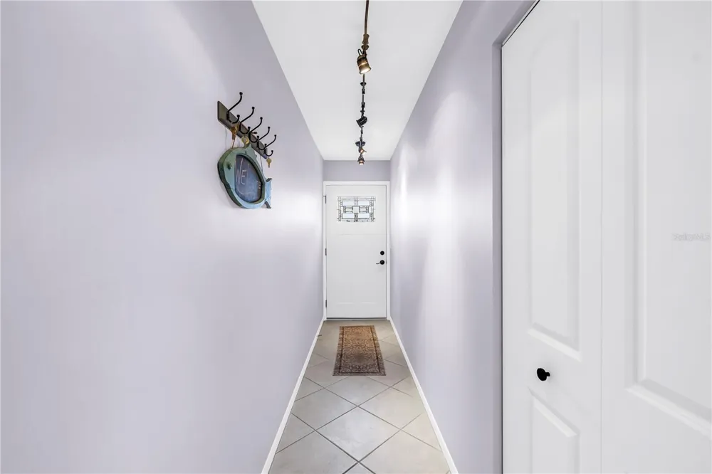 5725 80TH STREET #106 St Petersburg, FL 33709