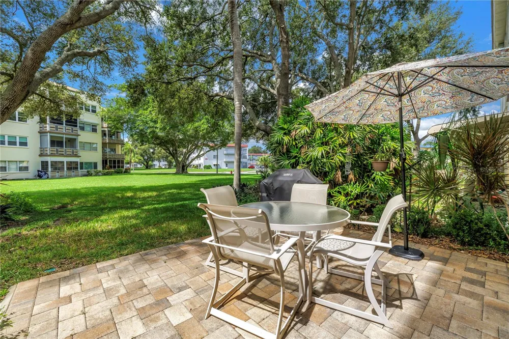 5725 80TH STREET #106 St Petersburg, FL 33709