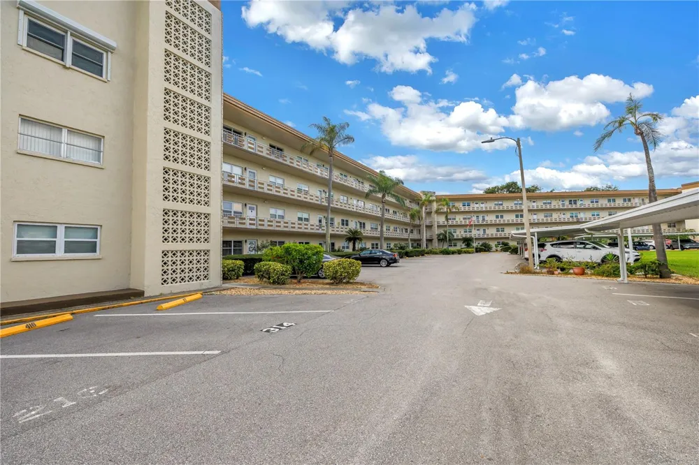 5725 80TH STREET #106 St Petersburg, FL 33709