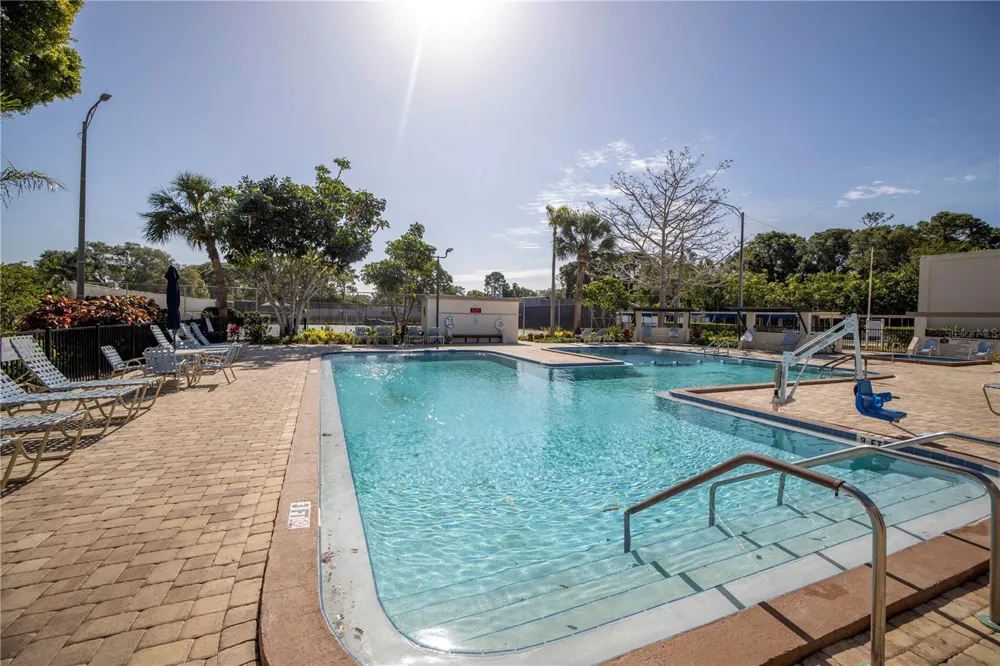 5725 80TH STREET #106 St Petersburg, FL 33709
