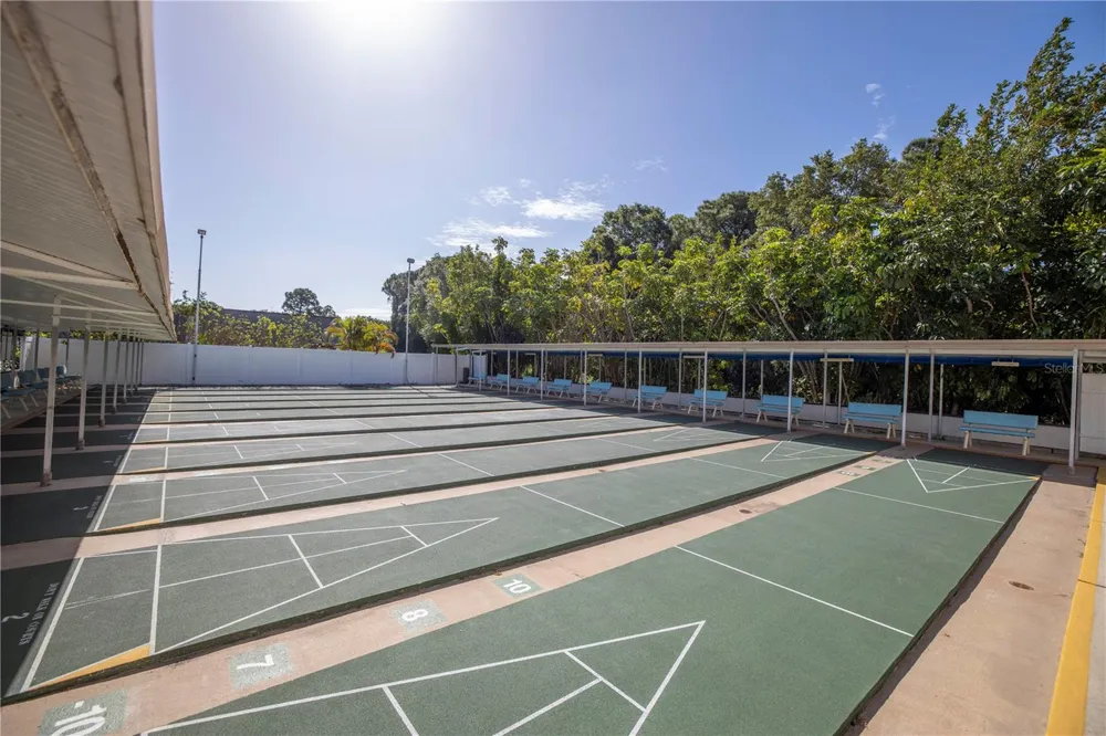 5725 80TH STREET #106 St Petersburg, FL 33709