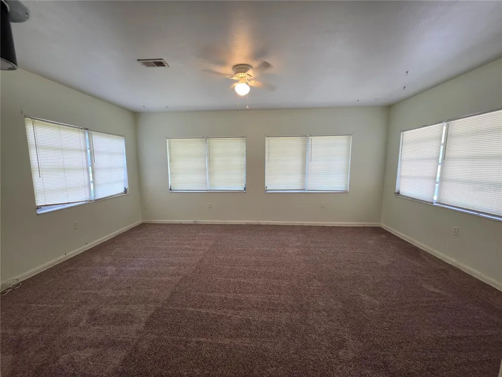 1103 CRYSTAL TERRACE Plant City, FL 33563