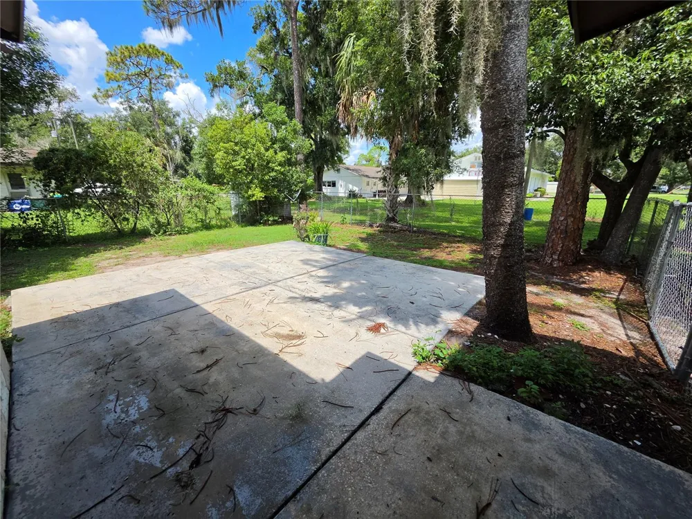 1103 CRYSTAL TERRACE Plant City, FL 33563