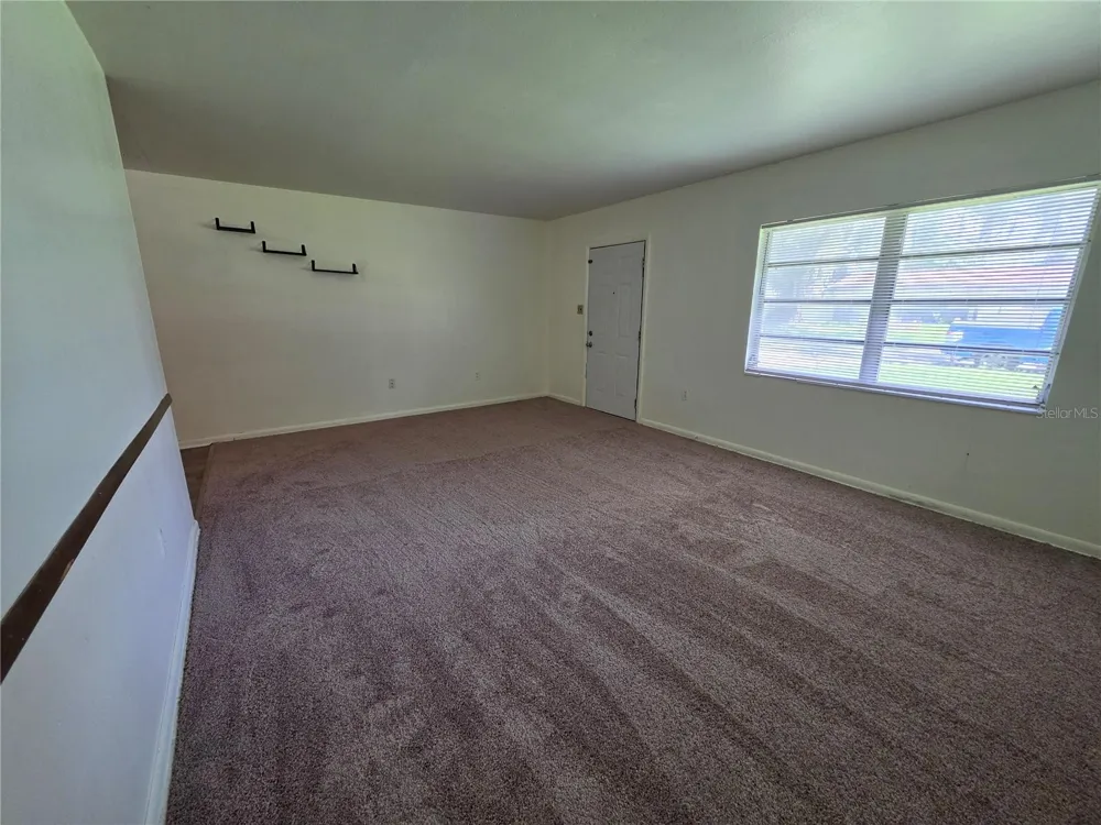 1103 CRYSTAL TERRACE Plant City, FL 33563