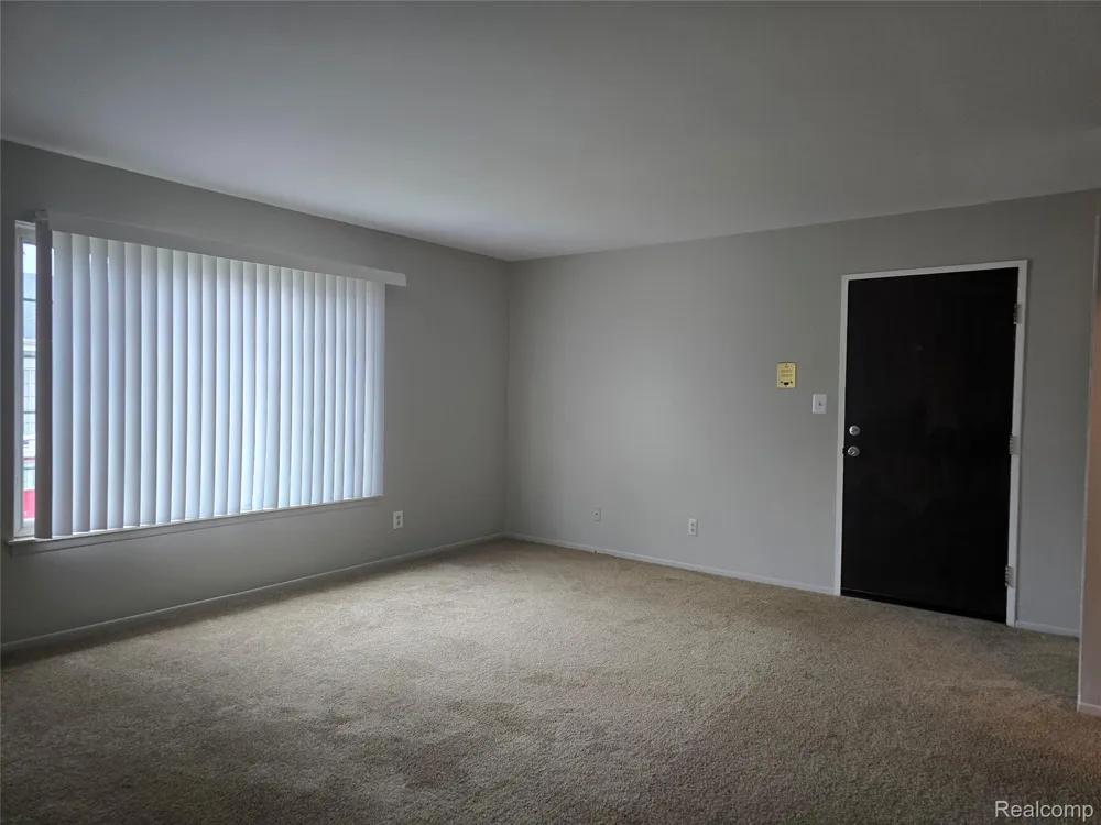 25348 Shiawassee Circle #206 Southfield City, MI 48033