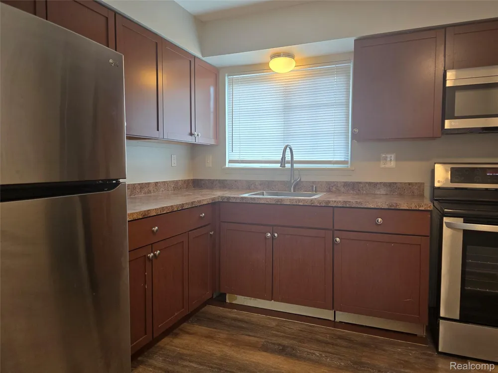 25348 Shiawassee Circle #206 Southfield City, MI 48033