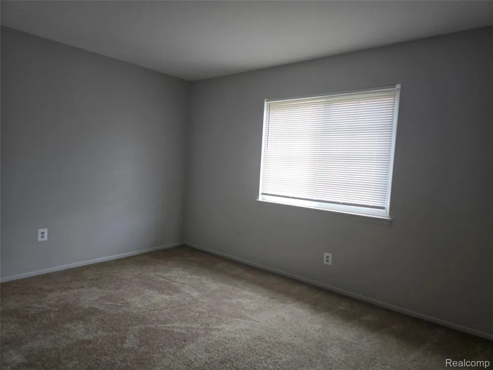 25348 Shiawassee Circle #206 Southfield City, MI 48033