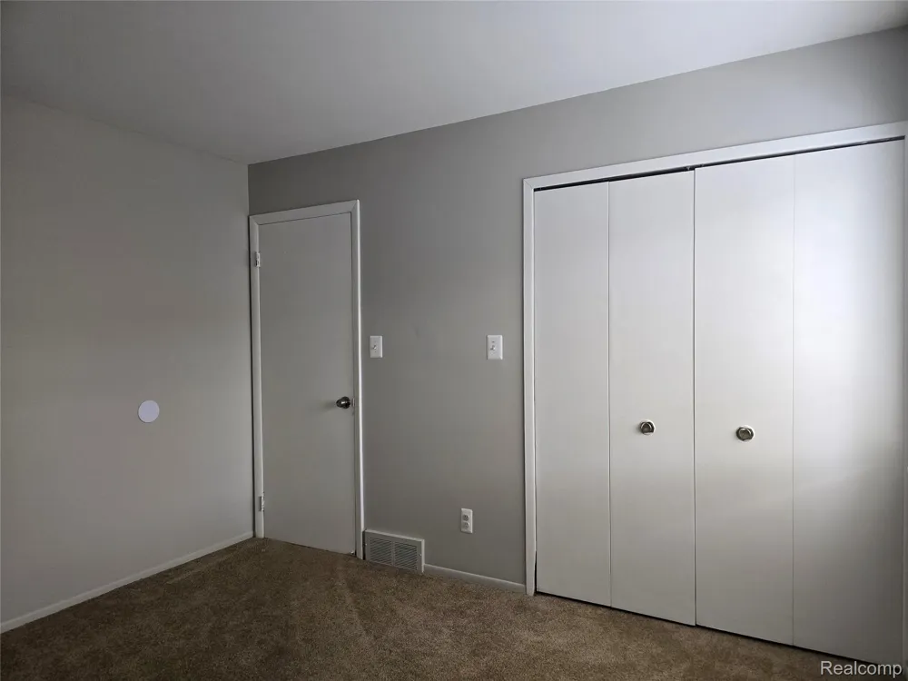25348 Shiawassee Circle #206 Southfield City, MI 48033