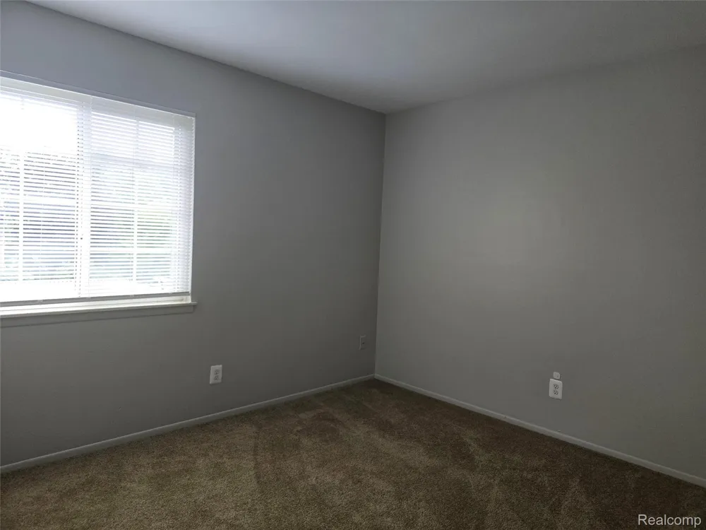 25348 Shiawassee Circle #206 Southfield City, MI 48033