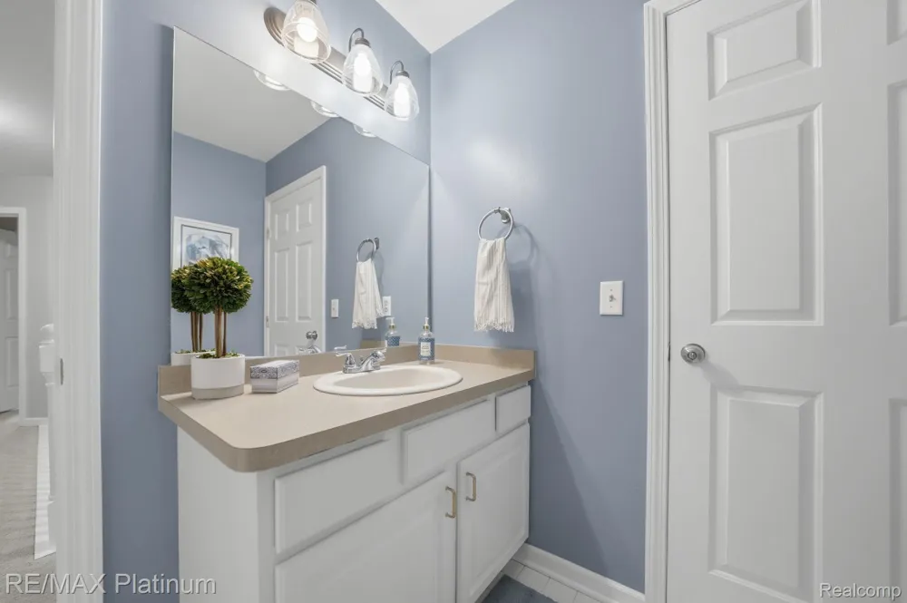 8927 Lantree Drive Hartland Township, MI 48855
