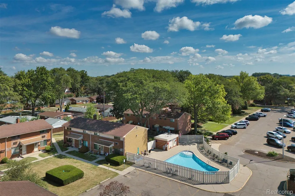 29250 Tessmer Court Madison Heights City, MI 48071
