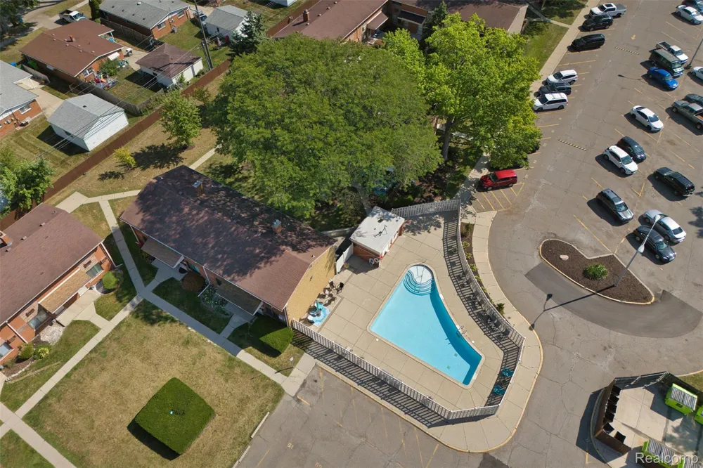 29250 Tessmer Court Madison Heights City, MI 48071