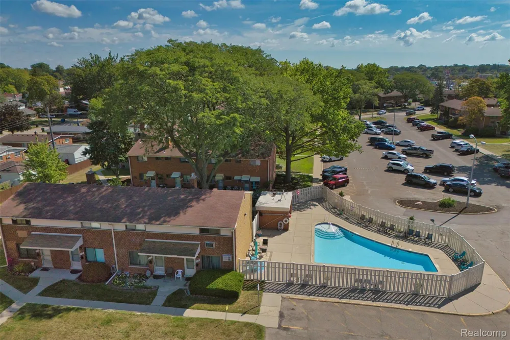 29250 Tessmer Court Madison Heights City, MI 48071