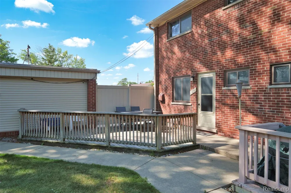 29250 Tessmer Court Madison Heights City, MI 48071