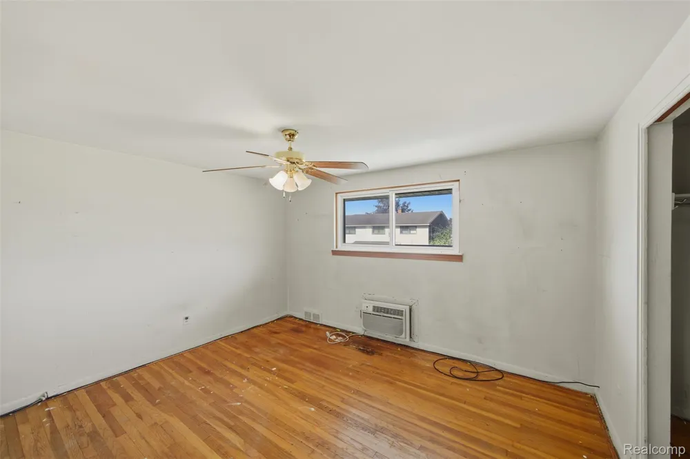 29250 Tessmer Court Madison Heights City, MI 48071