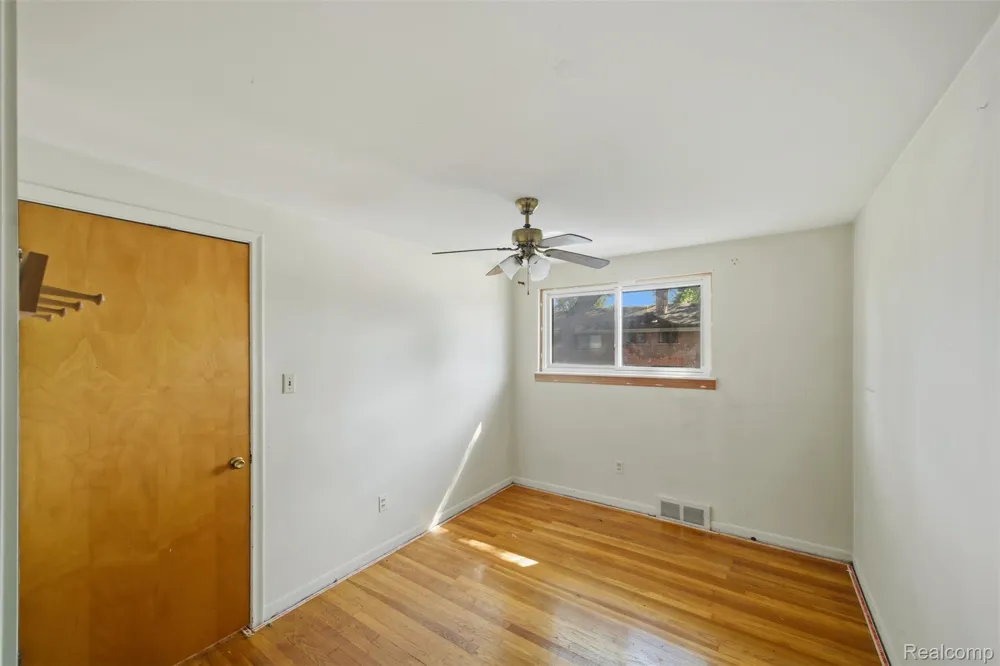 29250 Tessmer Court Madison Heights City, MI 48071