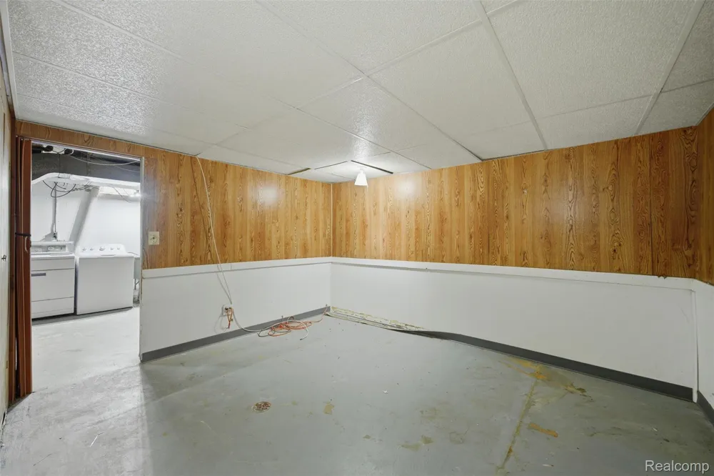 29250 Tessmer Court Madison Heights City, MI 48071