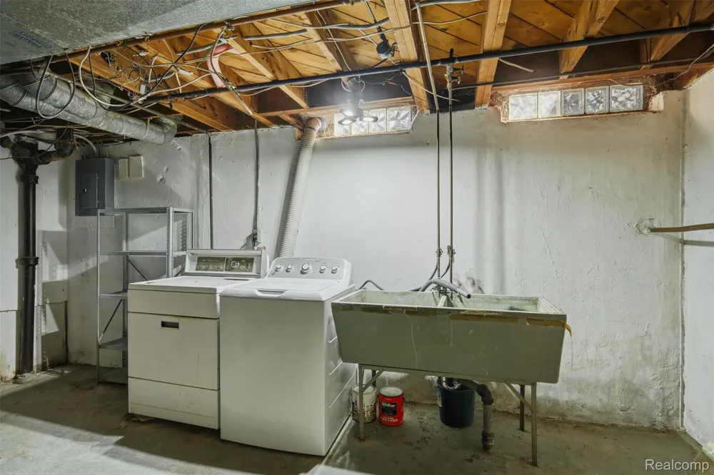 29250 Tessmer Court Madison Heights City, MI 48071