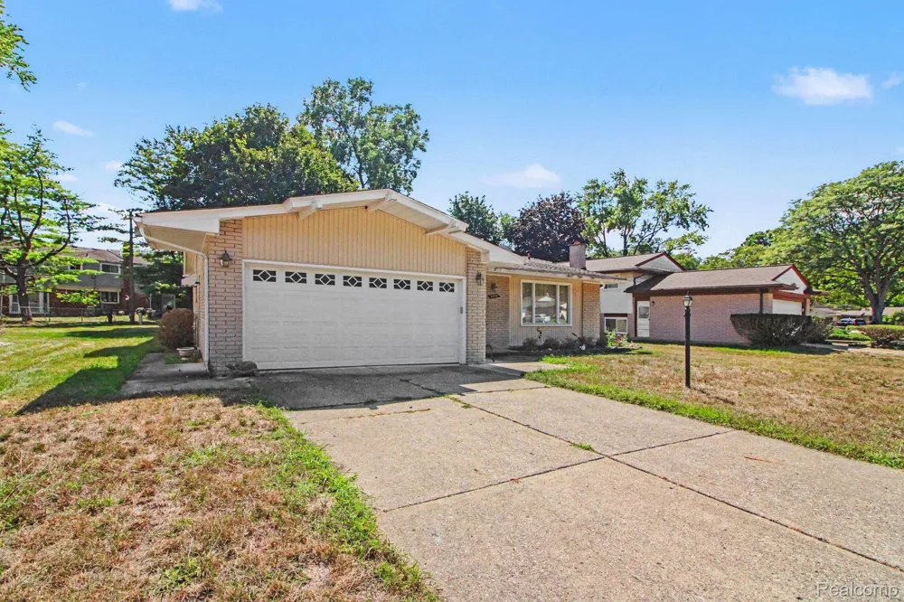 23930 Rockingham Street Southfield City, MI 48033