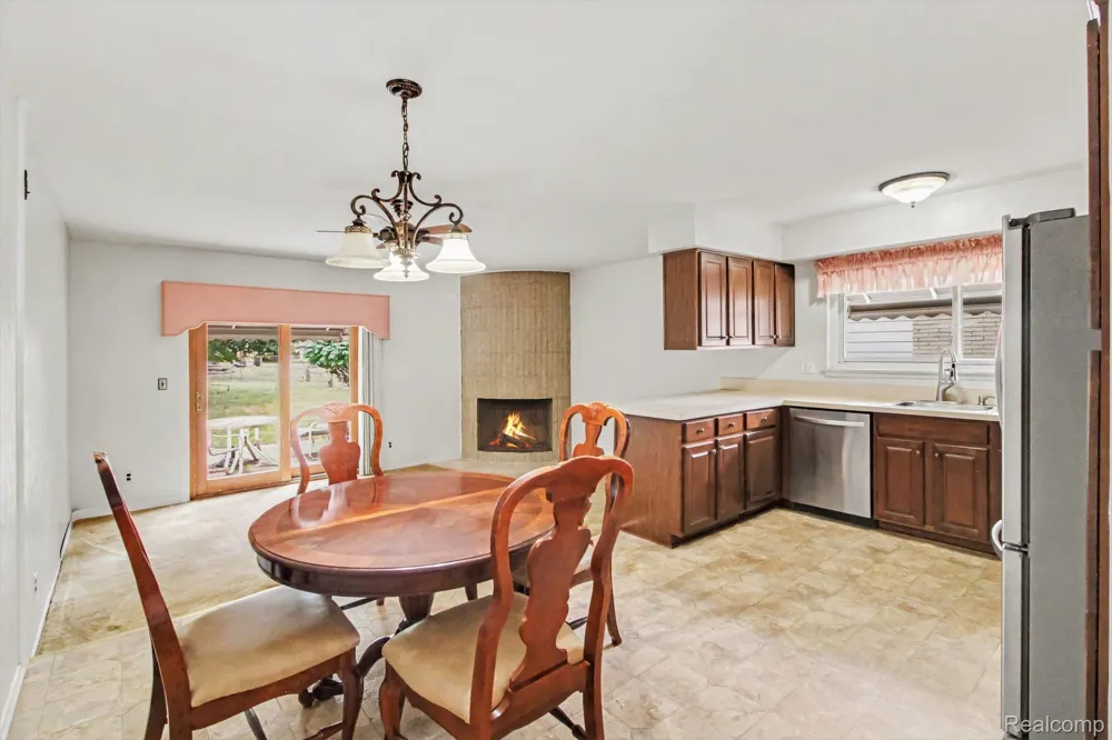 23930 Rockingham Street Southfield City, MI 48033