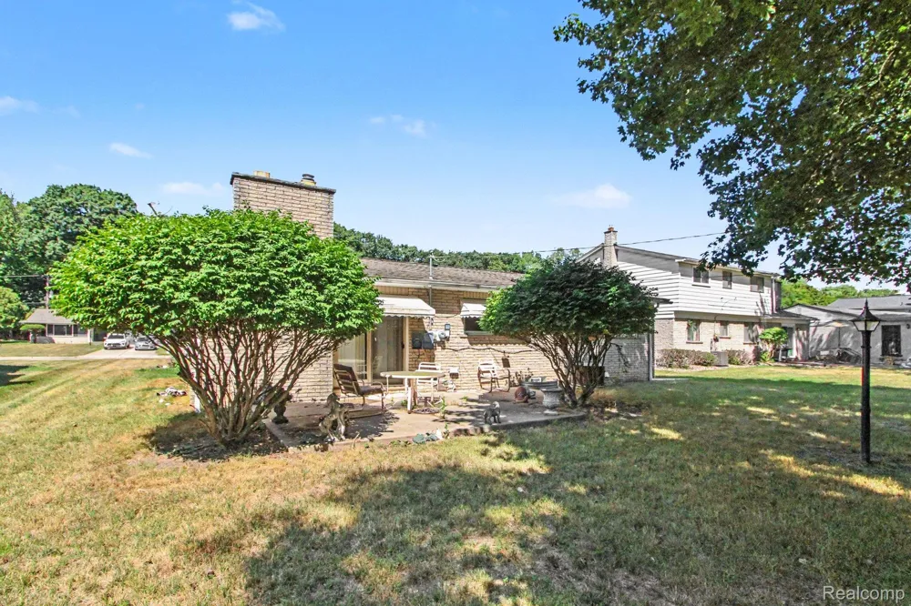 23930 Rockingham Street Southfield City, MI 48033
